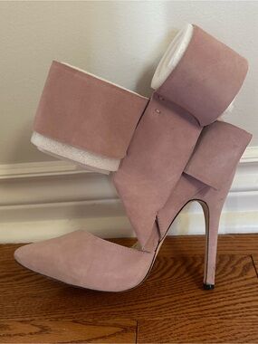 Aminah Abdul Jallil Women's Blush Pink Suede High Heel Pumps with bow